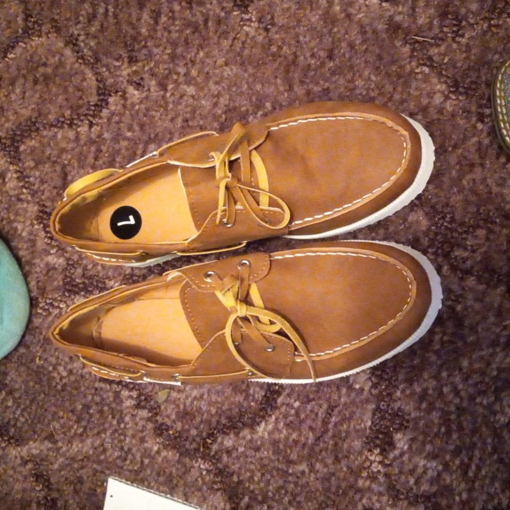 Size 7, brown leather